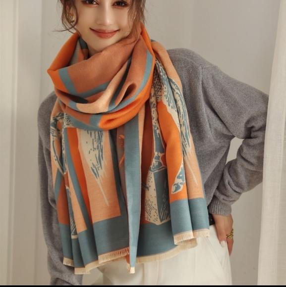 ⭐HP⭐Elegant Cashmere Shawl - Picture 5 of 8
